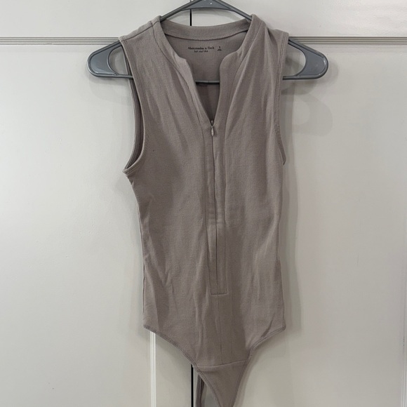 Abercrombie & Fitch Tops - Abercrombie & Fitch Taupe Bodysuit